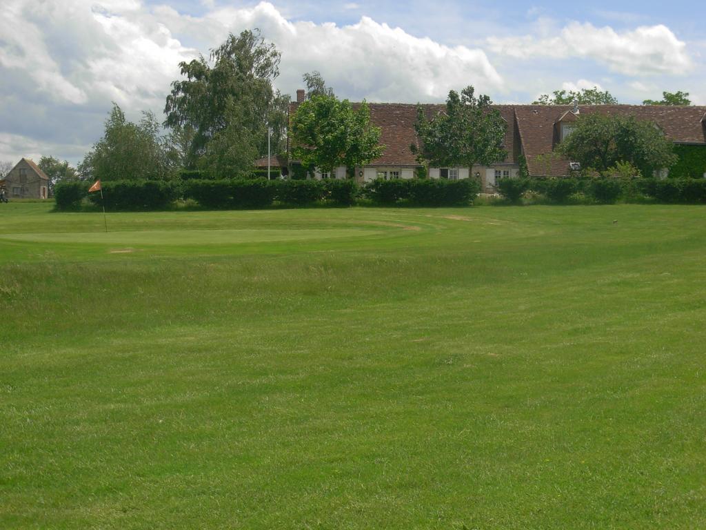 Le Clos Du Golf Dame-Marie-les-Bois Exterior photo